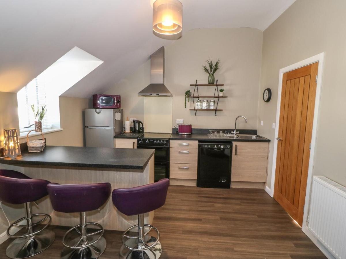 Tan Bryn 2 Apartment Абърдарън Екстериор снимка